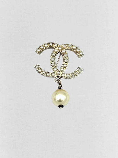 CHANEL Fashion Brooch