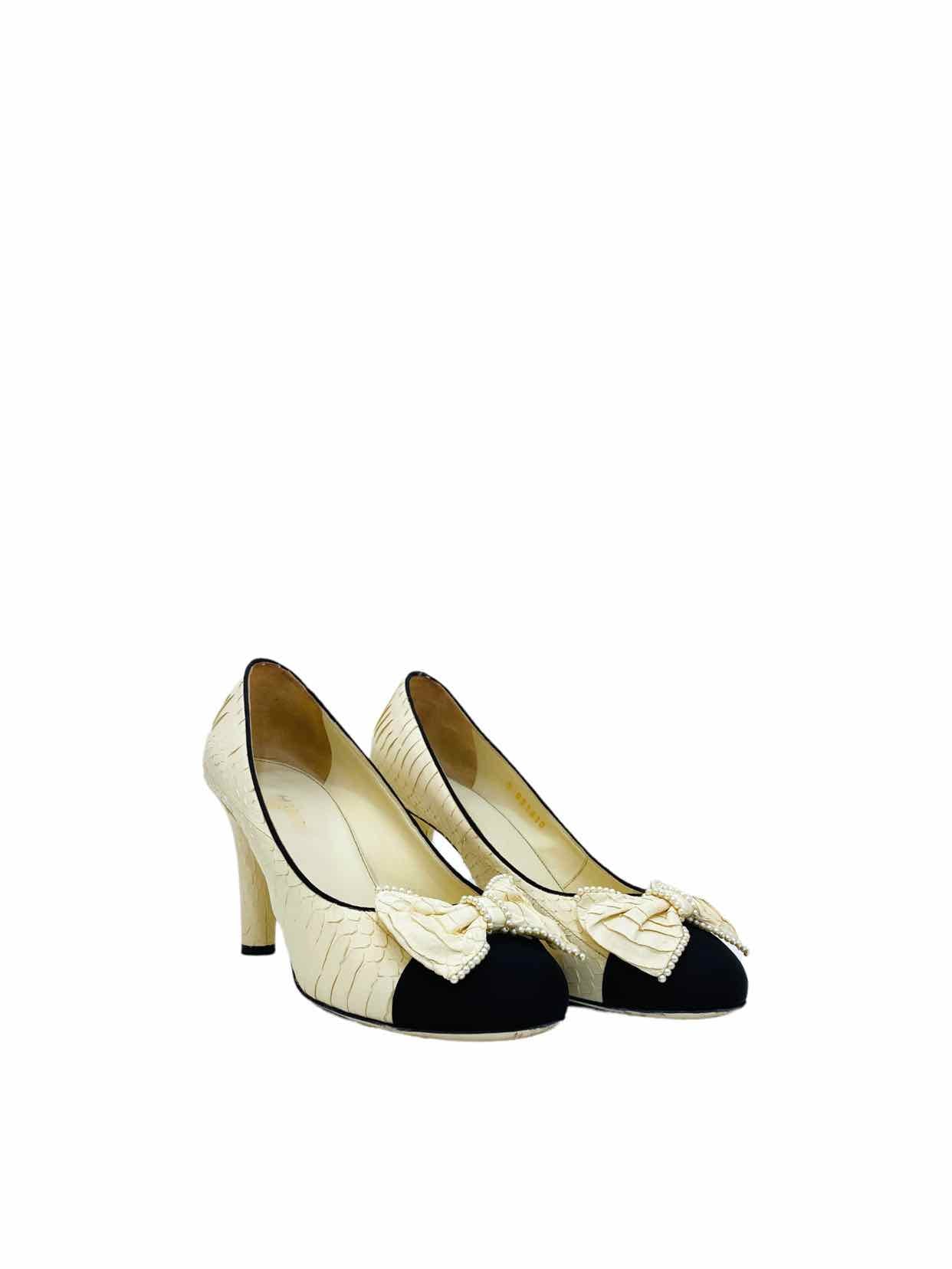 CHANEL Bow Cream w/ Black Pumps