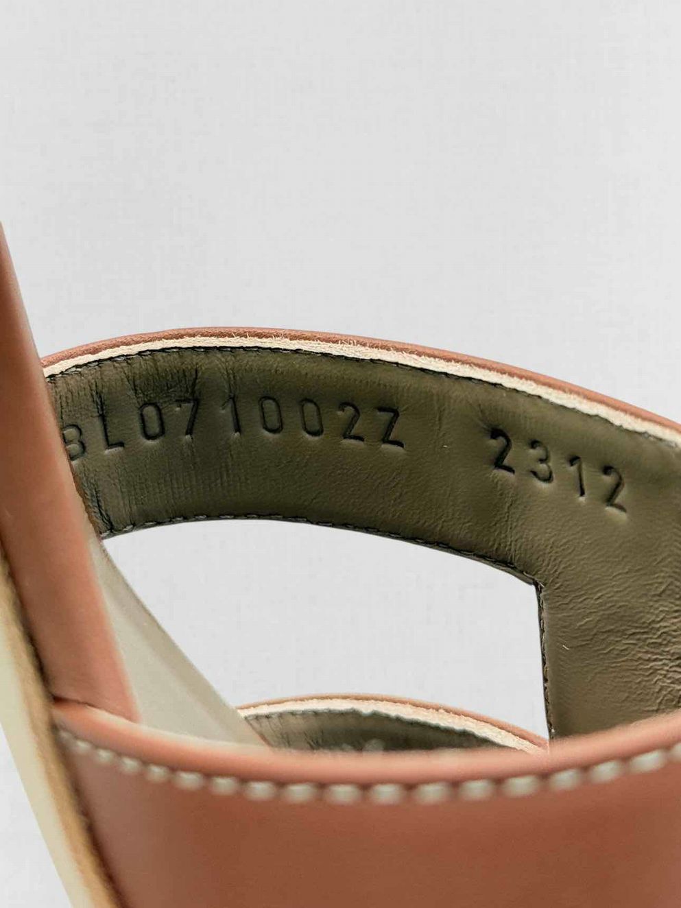 HERMES Oasis Gold Size EU 36 Heeled Sandals