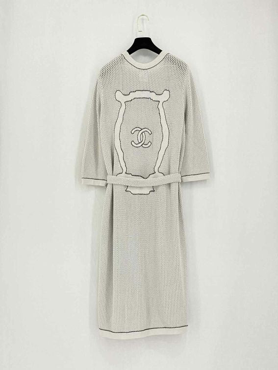 CHANEL Resort 2009 Beige Size US 10 Long Cardigan