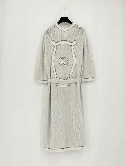 CHANEL Resort 2009 Beige Size US 10 Long Cardigan