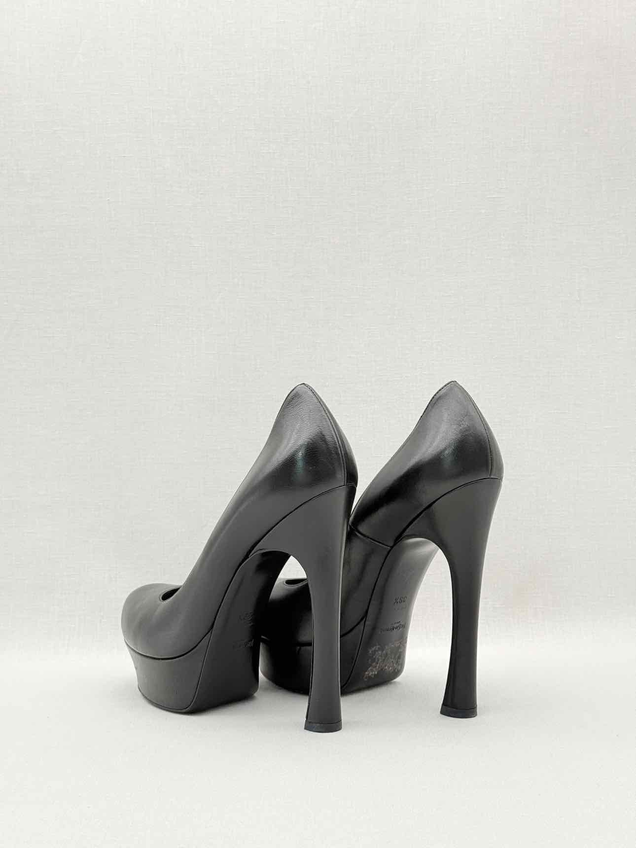 YVES SAINT LAURENT Black Size EU 39.5 Pumps