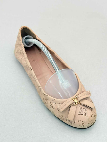 LOUIS VUITTON Scrunch Beige Size EU 38 Ballet Flats