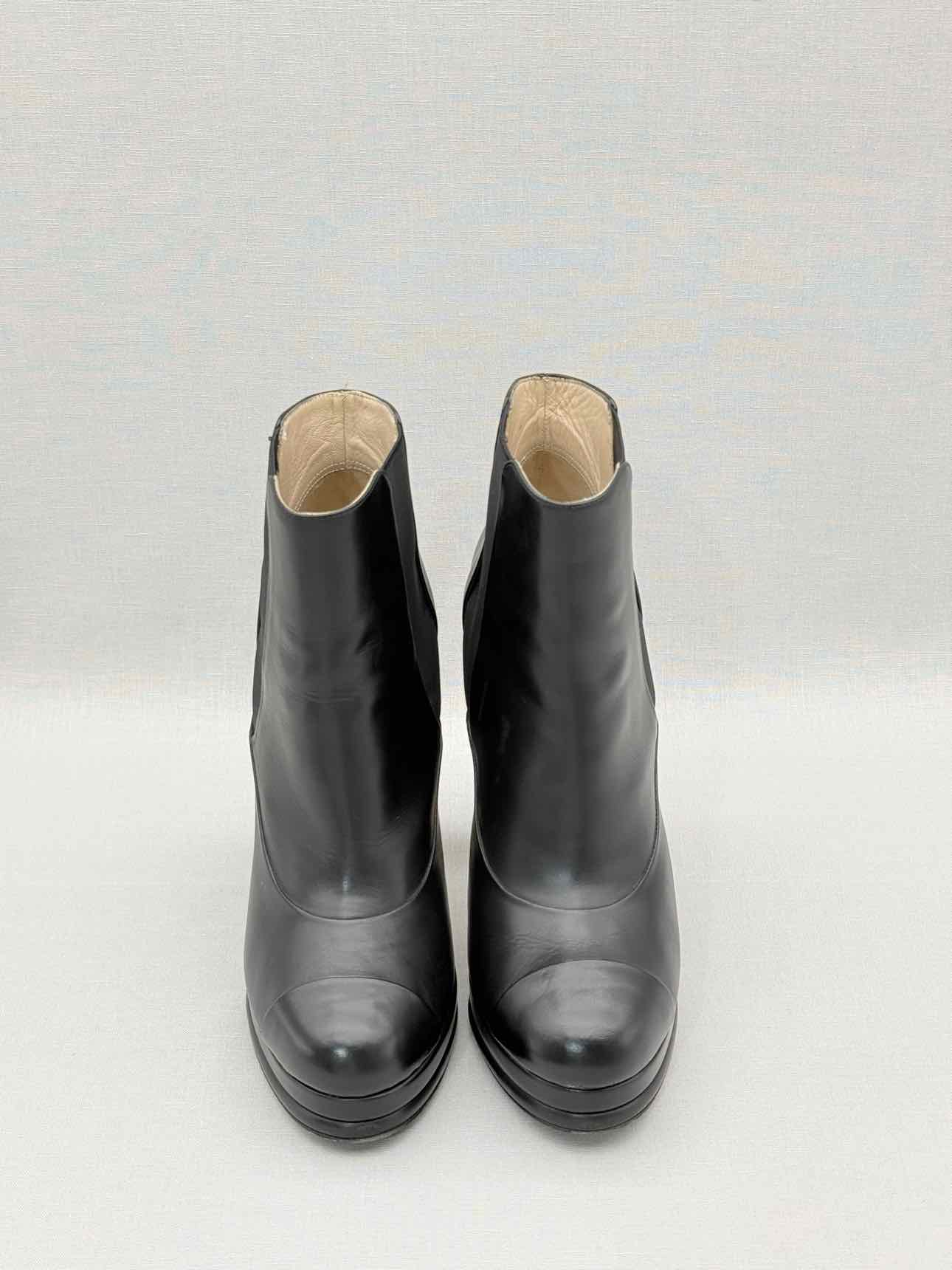 CHANEL Chelsea Black Size EU 39.5 Ankle Boots