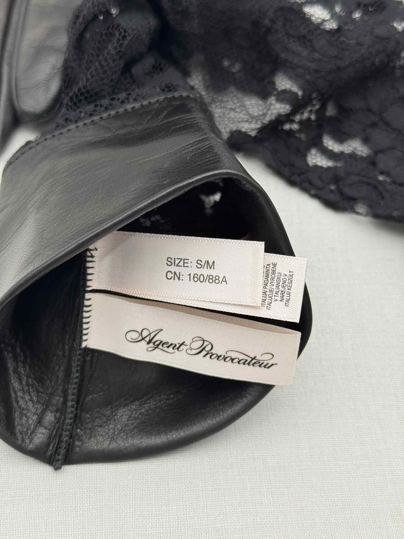 AGENT PROVOCATEUR Lovella Black Floral Lace Gloves