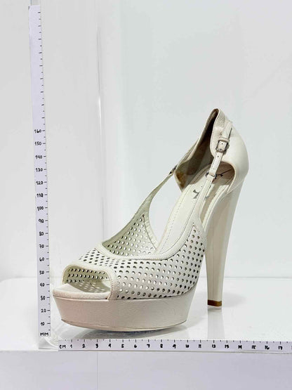YSL Off-white Perforated Size EU 39.5 Pumps