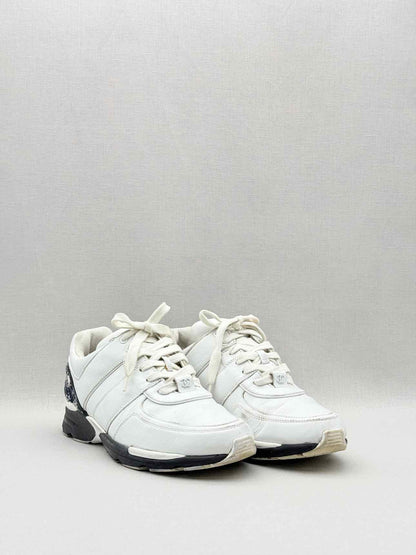 CHANEL White & Black Size EU 40 Sneakers