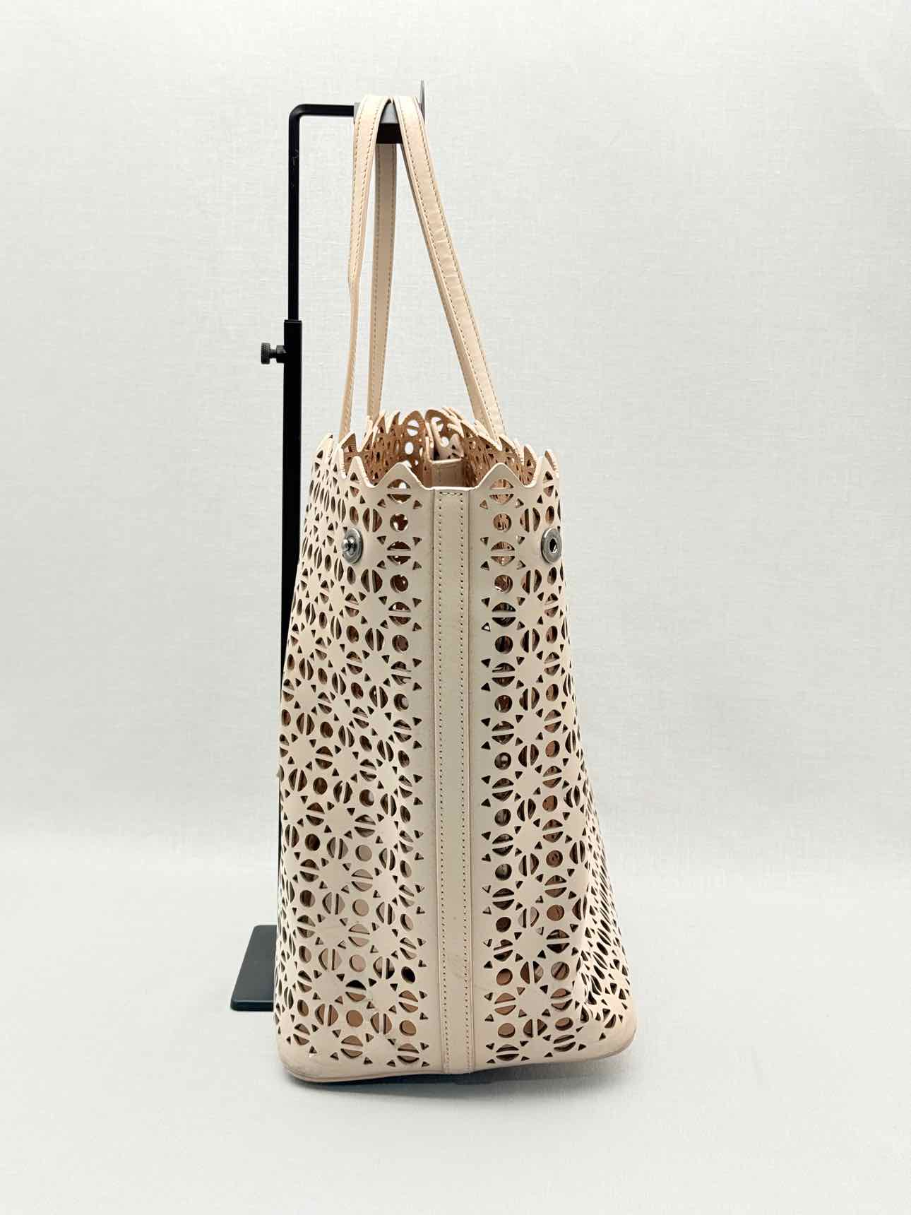 ALAIA Mina 25 Beige Tote Bag