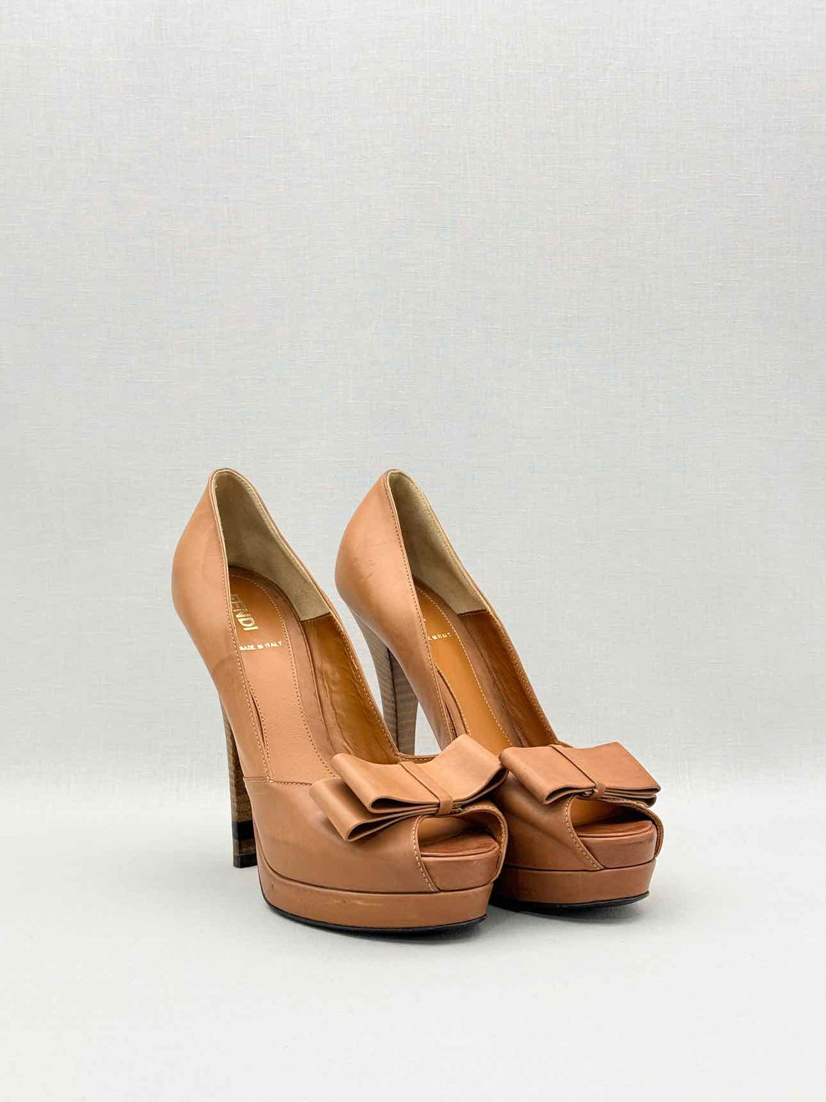 FENDI Peep Toe Tan Size EU 38 Pumps