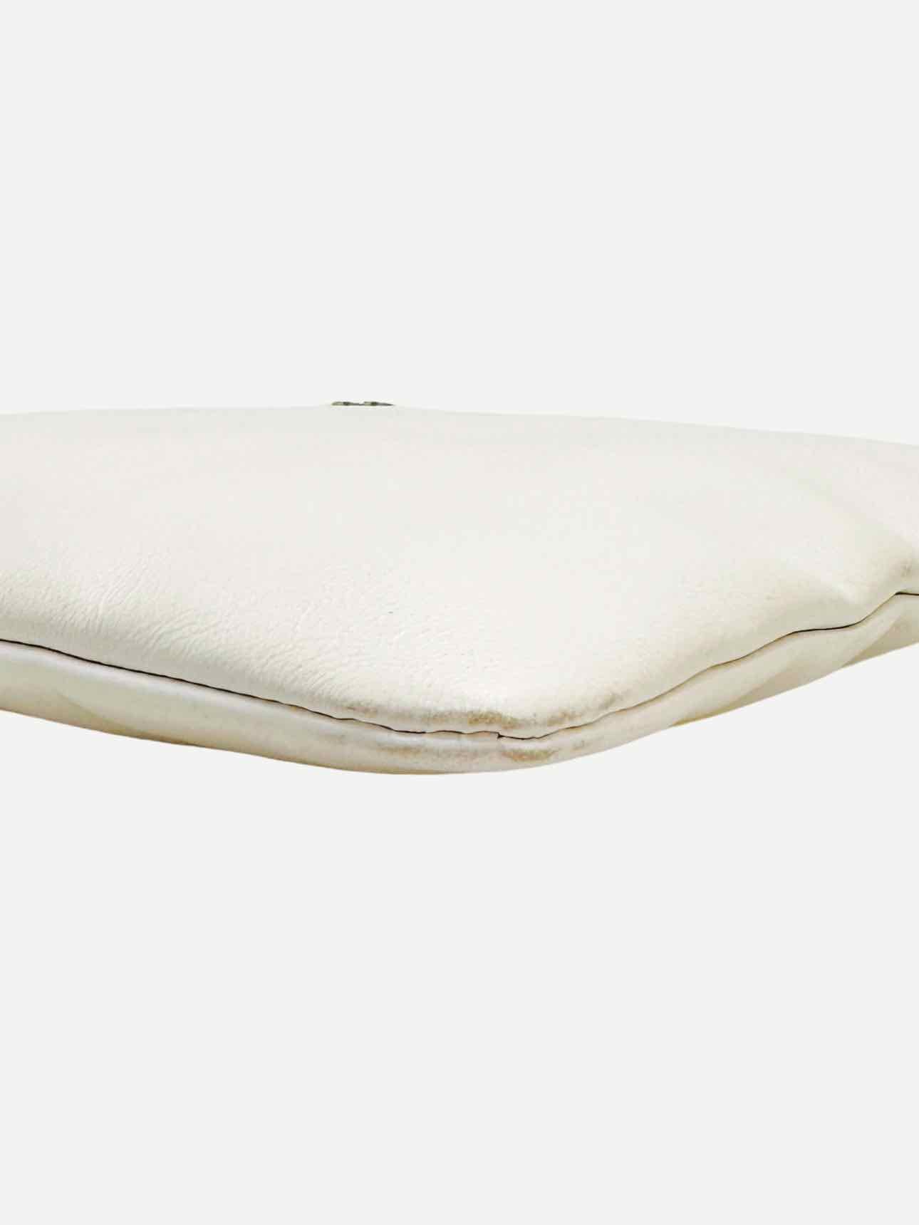 CHANEL 22 White Quilted Shoulder Bag