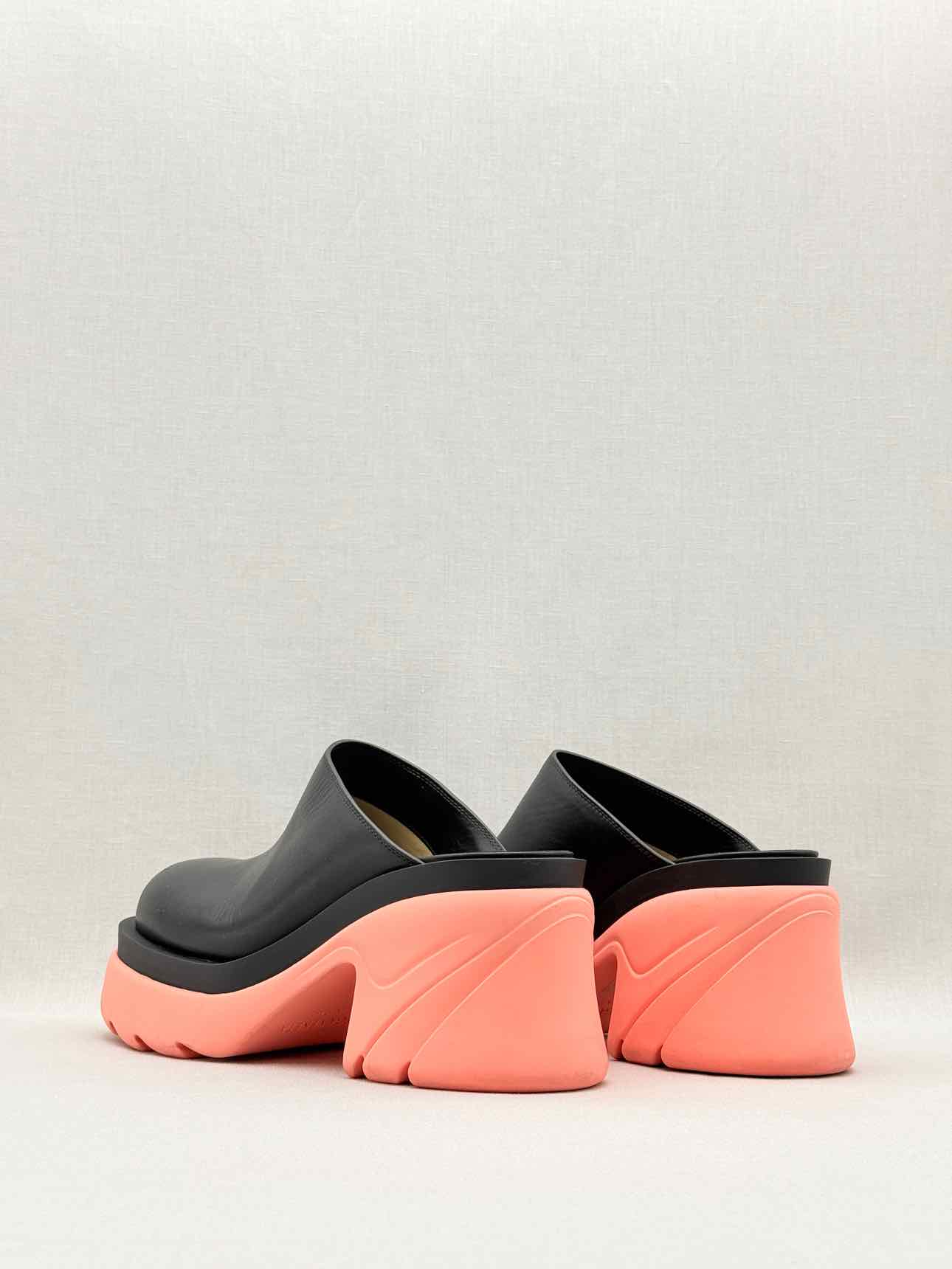 BOTTEGA VENETA Black & Peach Size EU 38.5 Mules