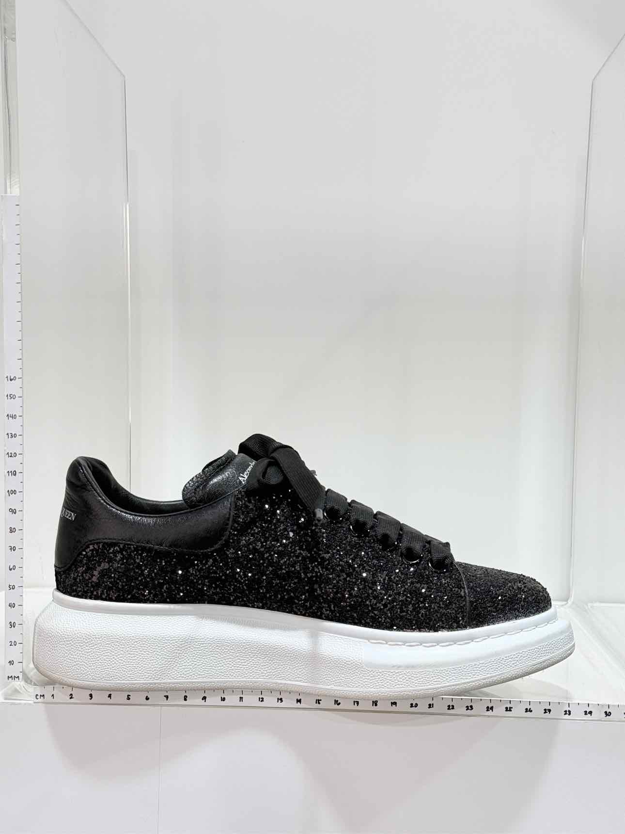 ALEXANDER MCQUEEN Oversized Black Size EU 39 Sneakers