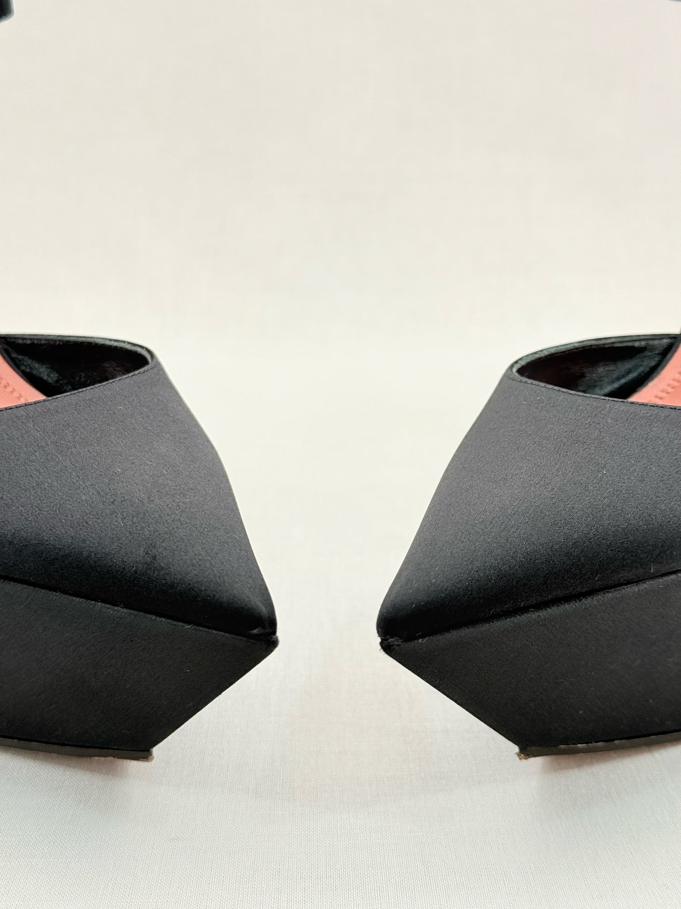 AMINA MUADDI Angelica Black Size EU 36.5 Pumps