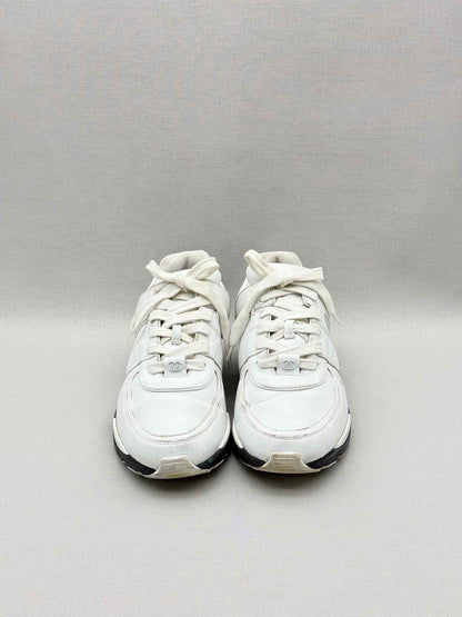CHANEL White & Black Size EU 40 Sneakers