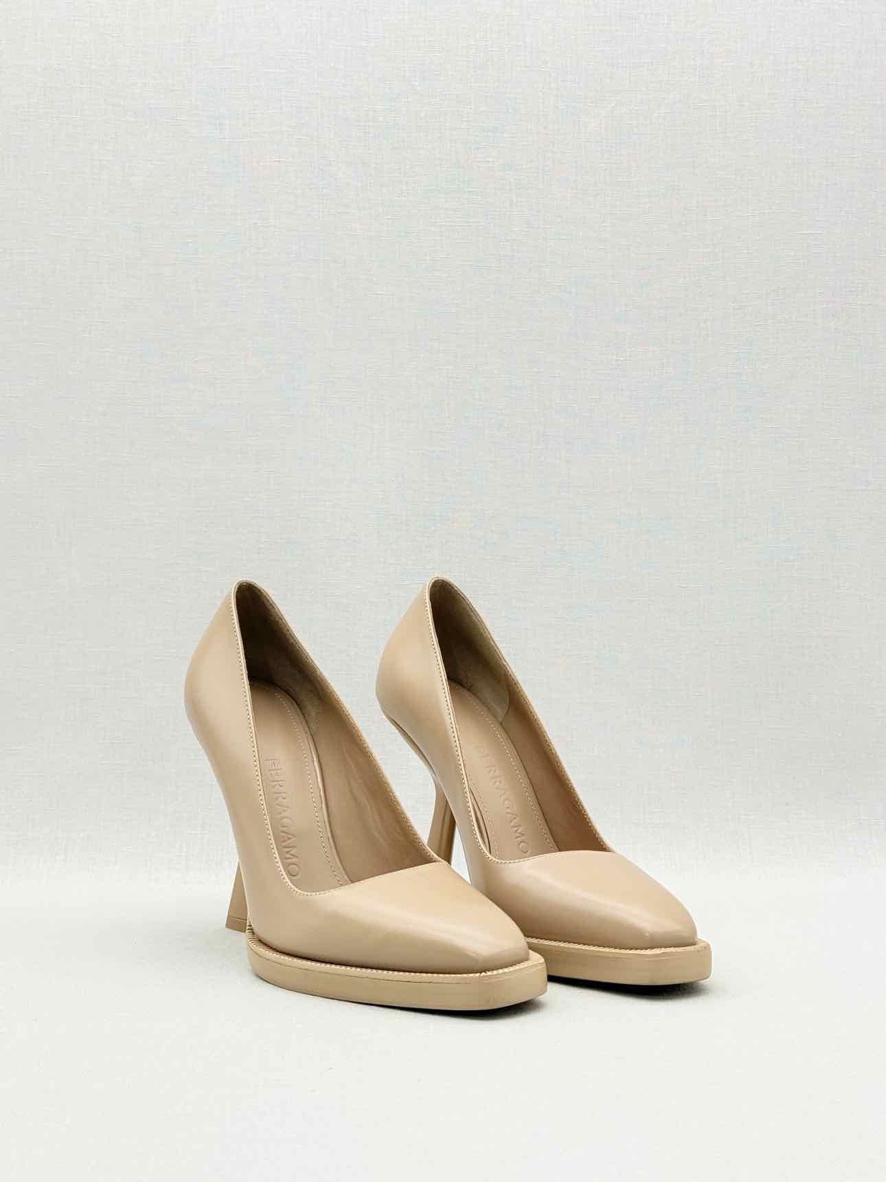 FERRAGAMO Anser Beige Size EU 35 Pumps