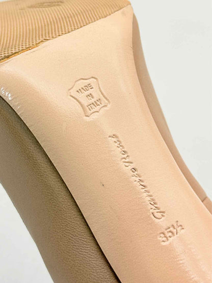 GIANVITO ROSSI Pointed Toe Beige Size EU 35.5 Pumps