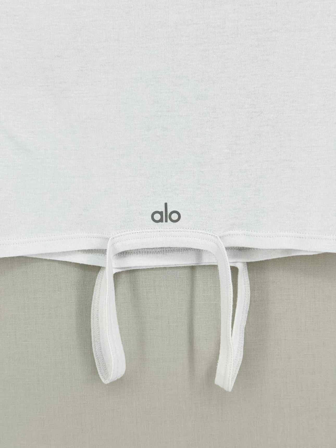 ALO Yoga White Size XSmall T-shirt