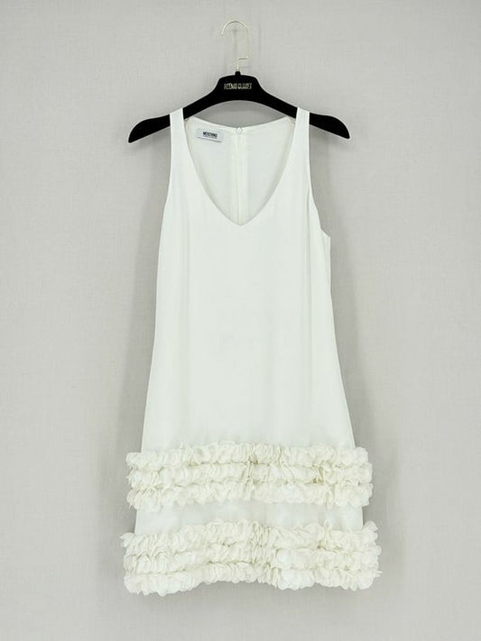MOSCHINO CHEAP AND CHIC White Size US 6 Short Dress