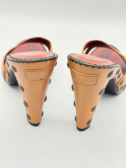 YVES SAINT LAURENT Brown Size EU 39 Mules