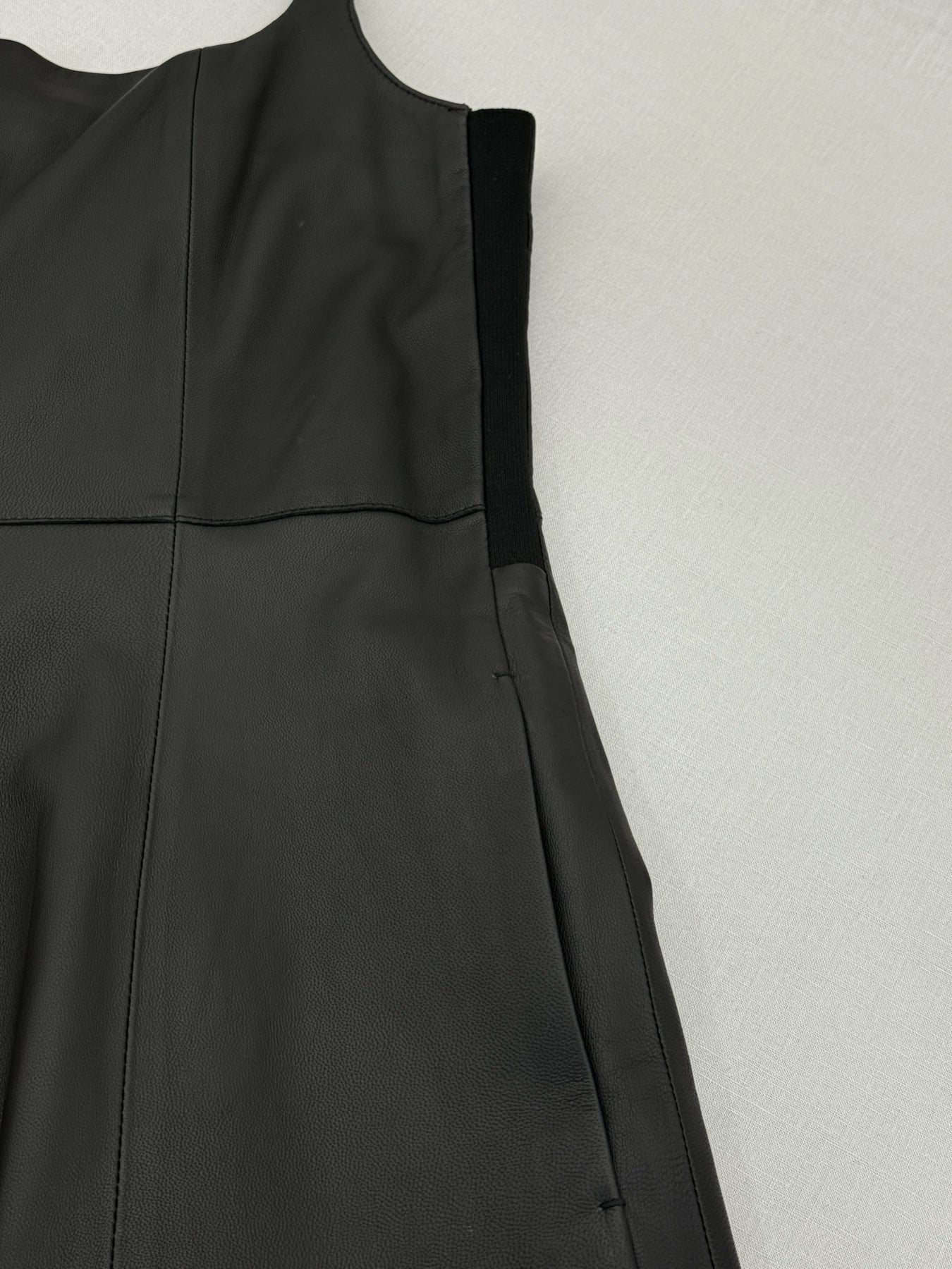 VINCE Black Size US 4 Midi Dress