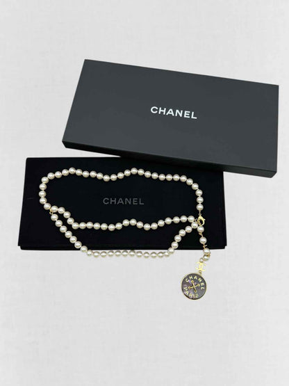 CHANEL White Faux Pearl Belt