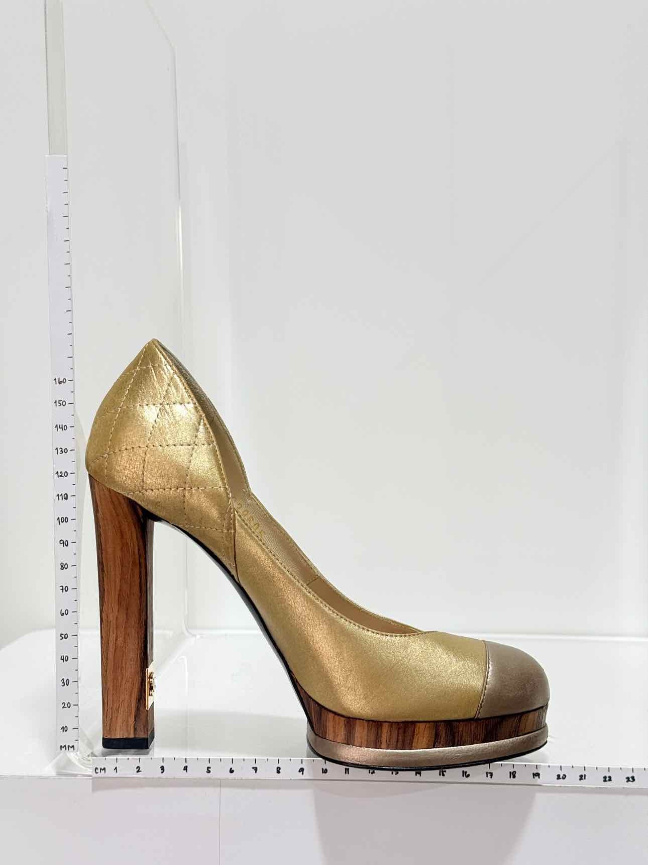 CHANEL Vintage Metallic Gold w/ Bronze Size EU 38 Pumps