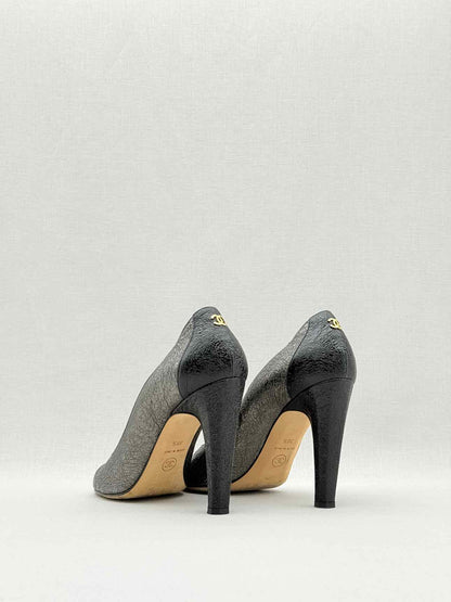 CHANEL Grey & Black Size EU 38.5 Pumps