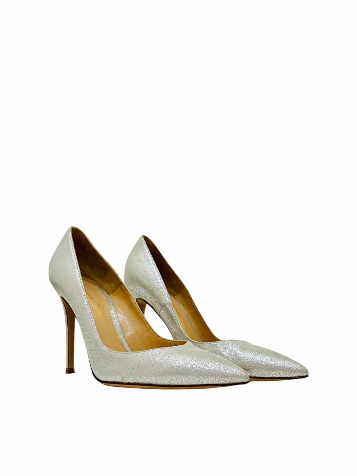 GIANVITO ROSSI Metallic Silver Pumps
