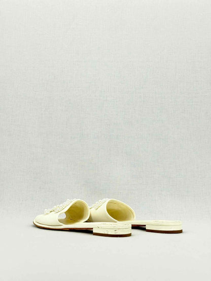 CHANEL CC Beige Size EU 37.5 Mules