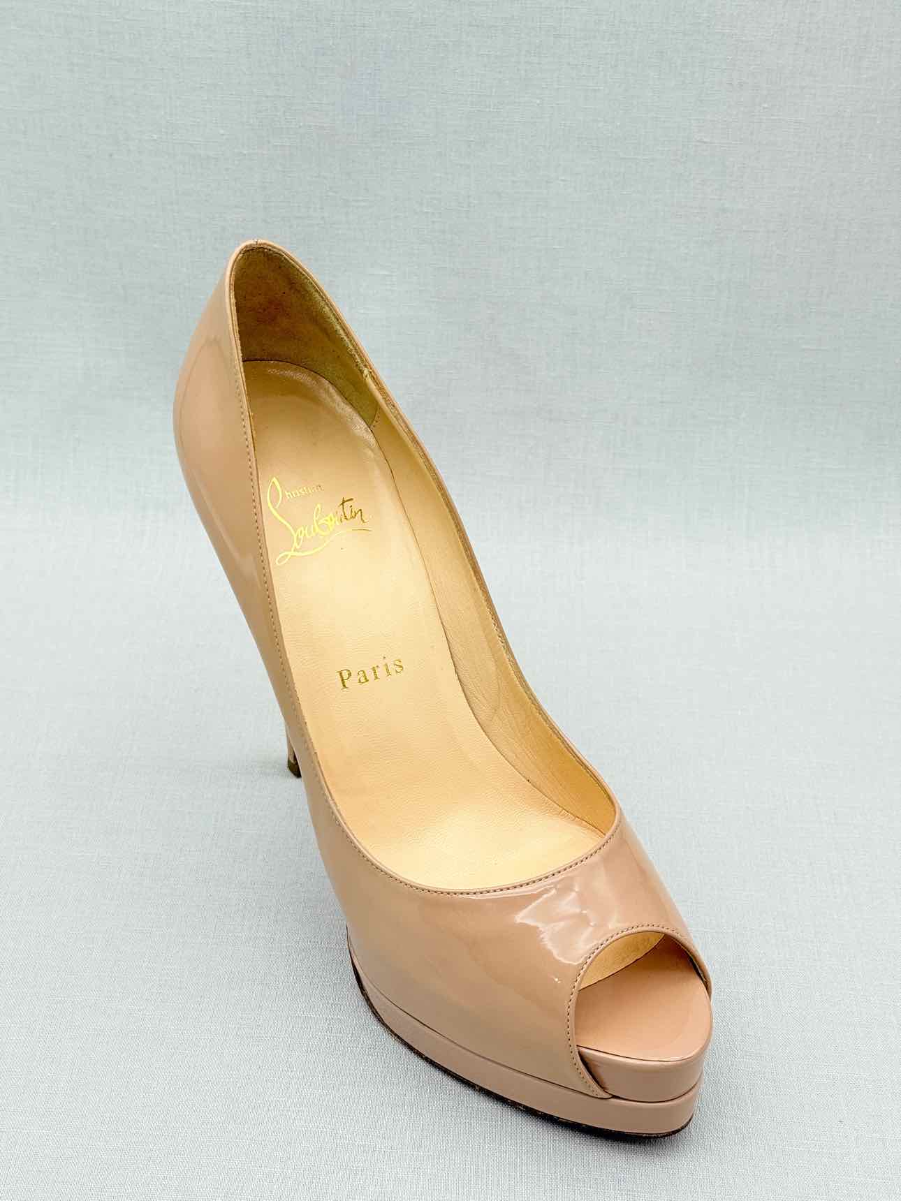 CHRISTIAN LOUBOUTIN Lady Beige Size EU 39.5 Pumps