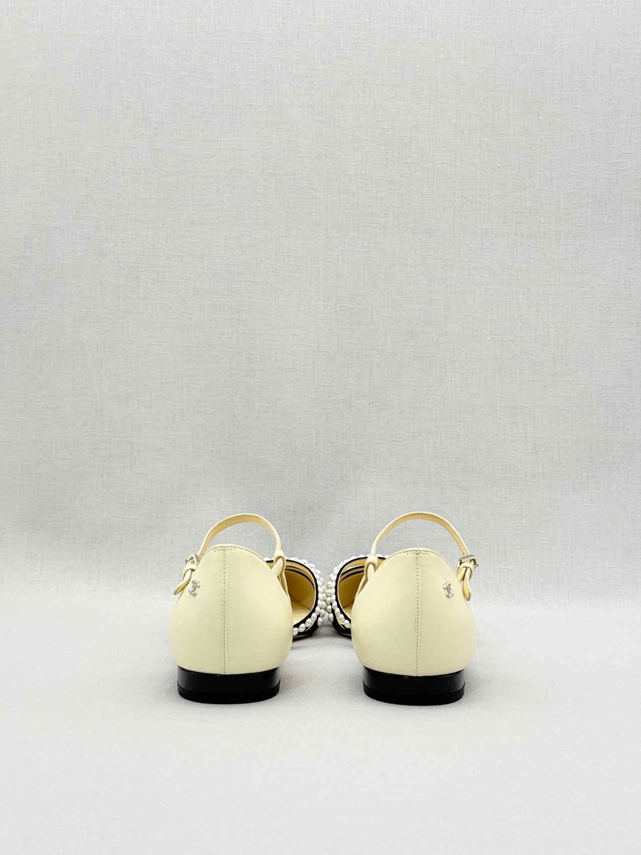 CHANEL Cream & Black Size EU 40.5 Flats