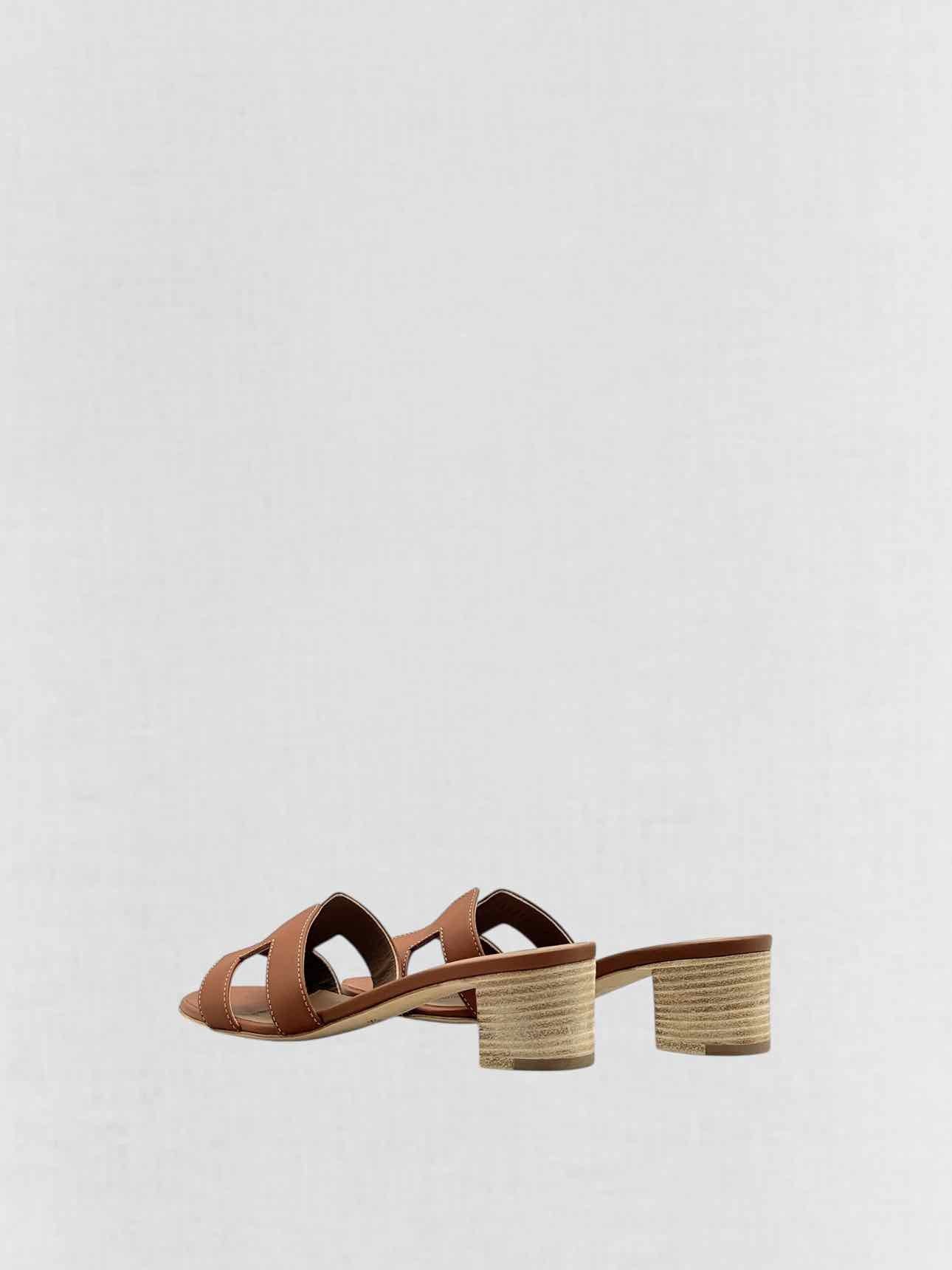 HERMES Oasis Gold Size EU 36 Heeled Sandals