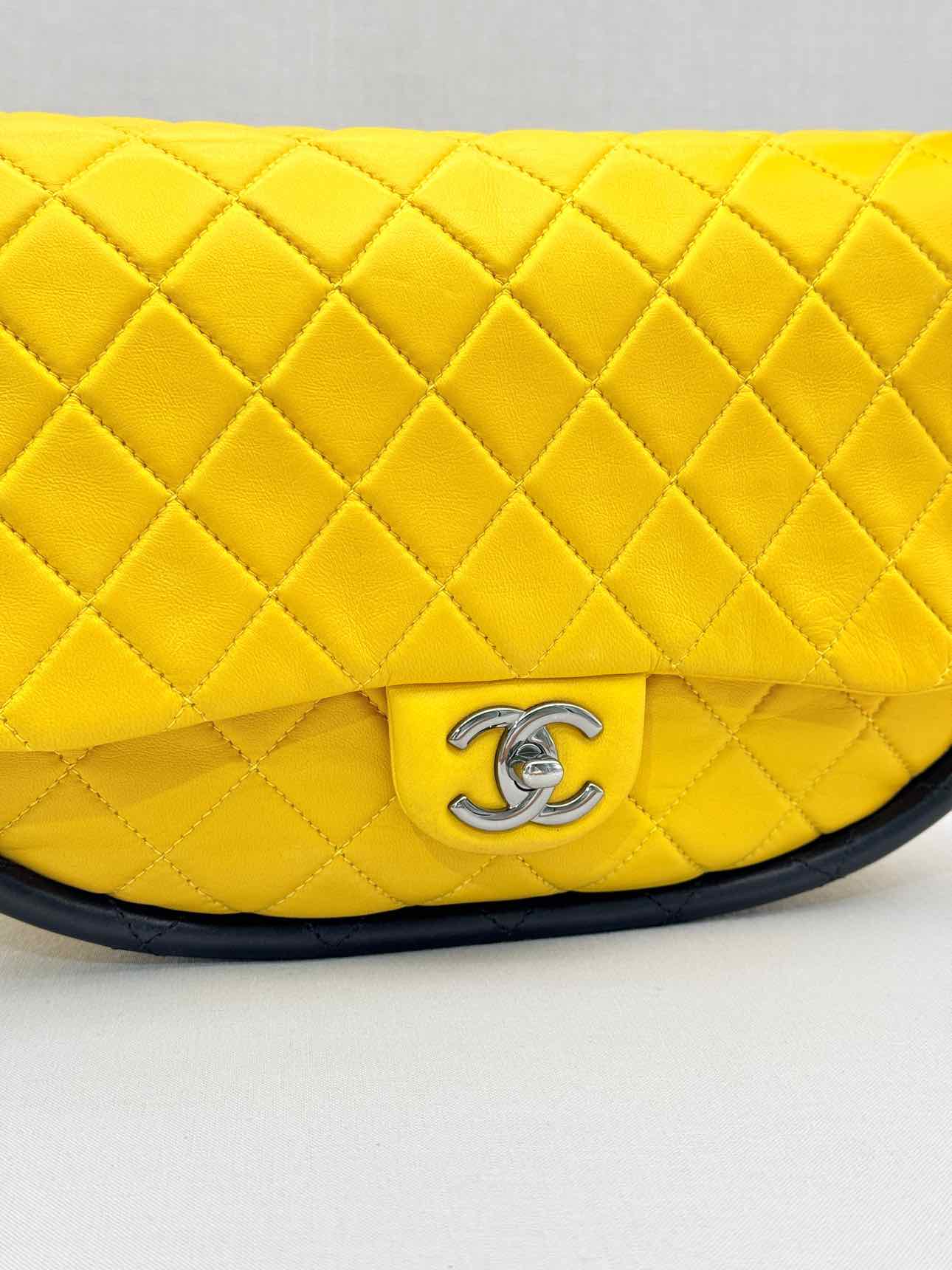 CHANEL Hula Hoop Yellow & Black Quilted Shoulder Bag