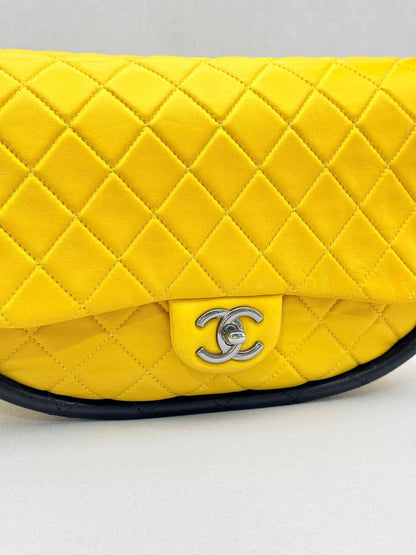 CHANEL Hula Hoop Yellow & Black Quilted Shoulder Bag