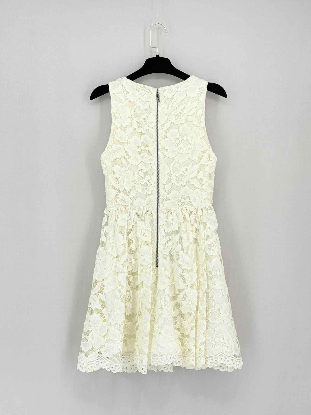 ALICE + OLIVIA Leann Cream Lace Size US 4 Short Dress