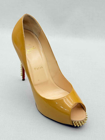 CHRISTIAN LOUBOUTIN Nude Size EU 40.5 Pumps