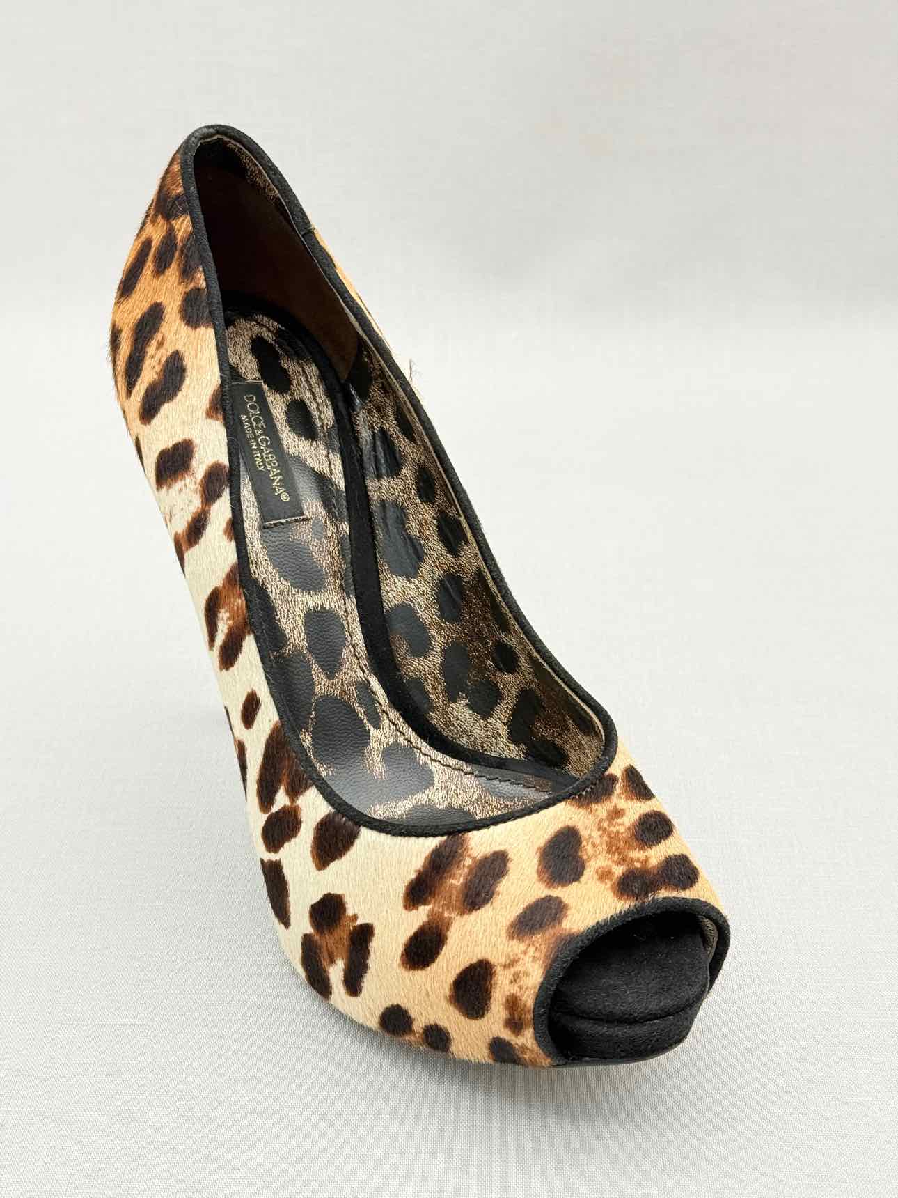 DOLCE & GABBANA Beige & Black Size EU 38 Pumps