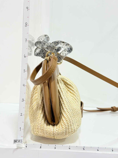 THEMOIRE Beige Clutch