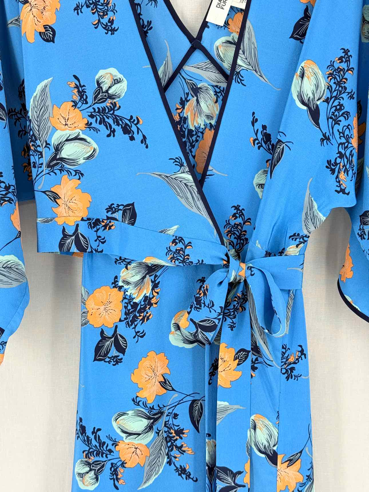 DIANE VON FURSTENBERG Size Medium Midi Dress