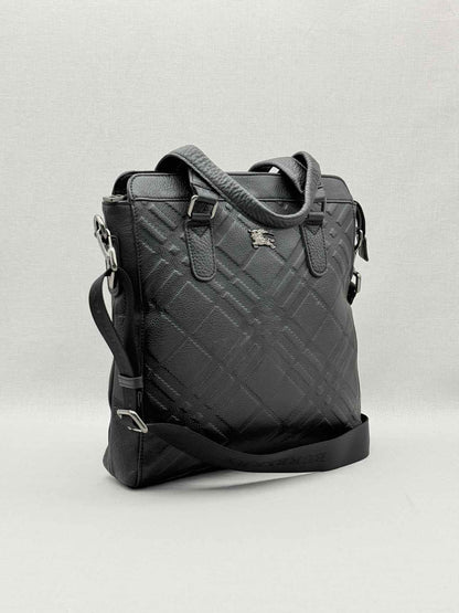 BURBERRY Black Quilted Messenger