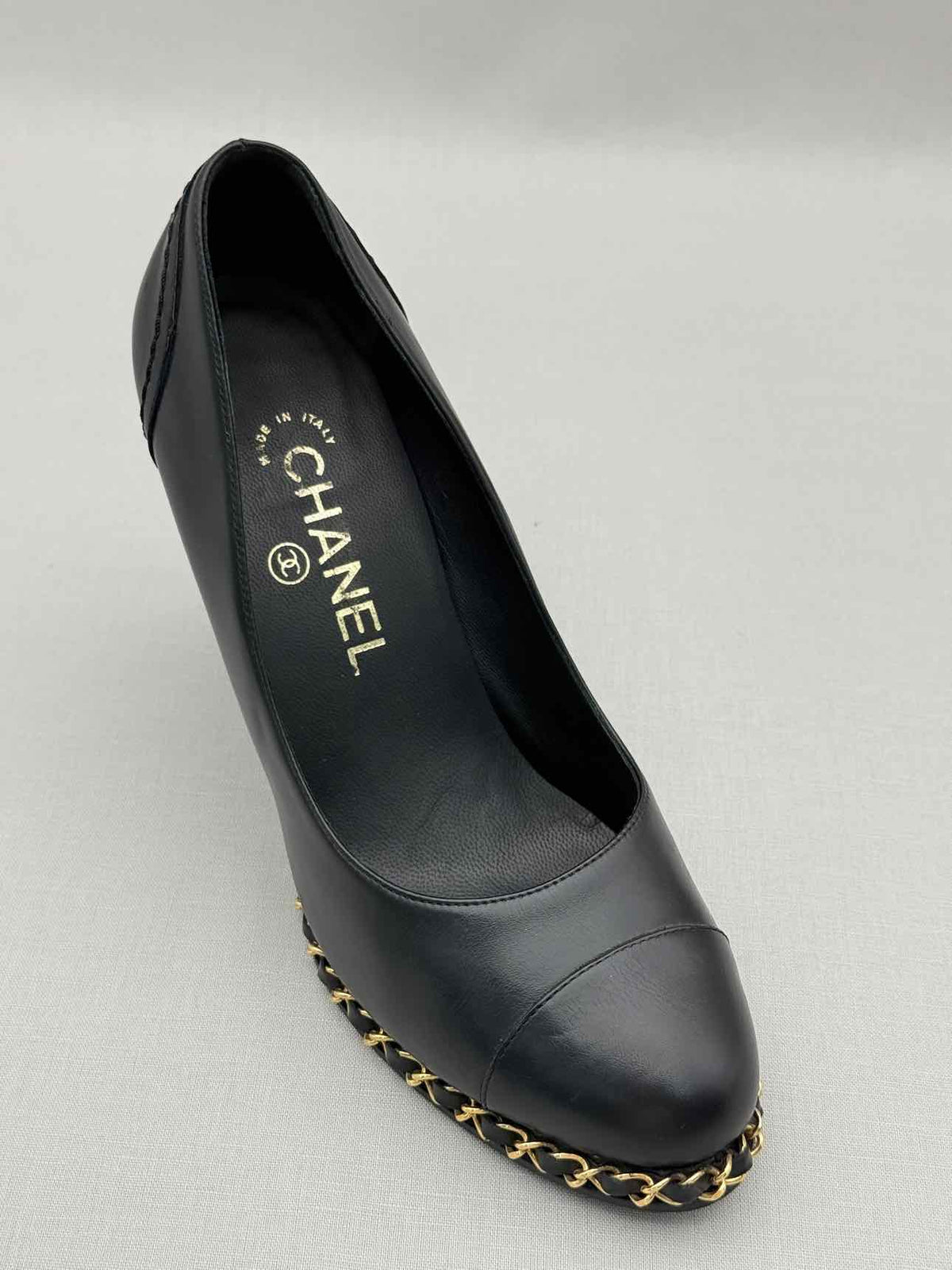 CHANEL Black Size EU 37 Wedges