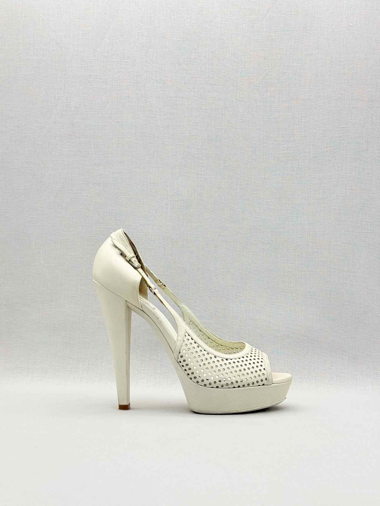 YSL Off-white Perforated Size EU 39.5 Pumps