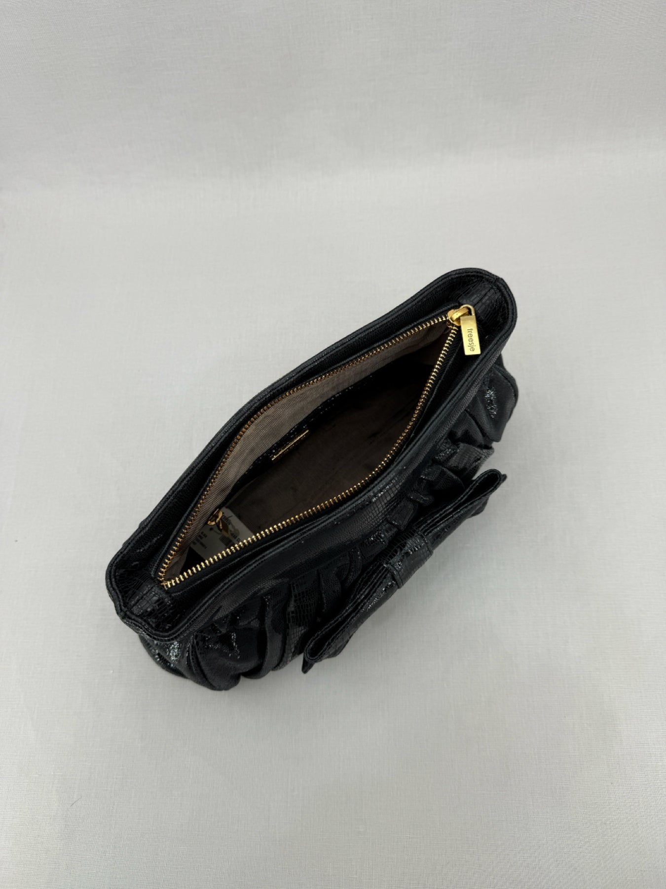 TREESJE Black Clutch