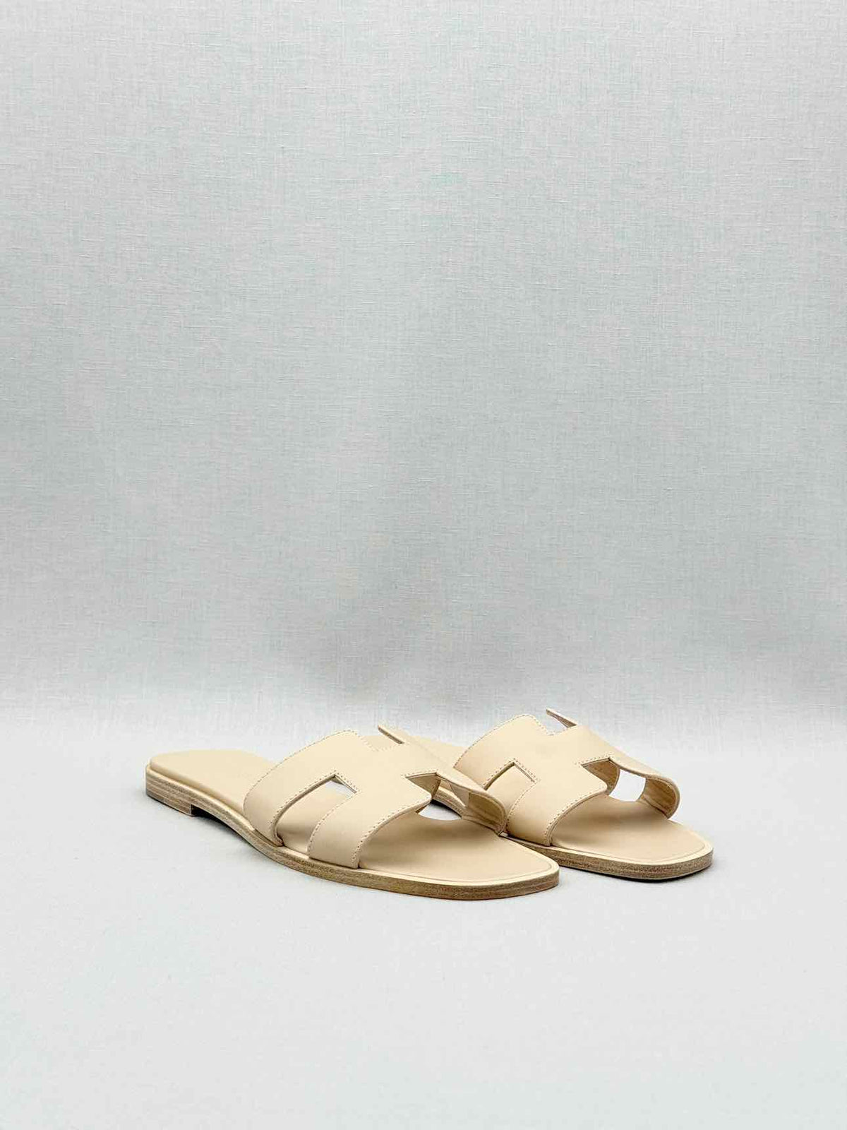 HERMES ORAN Beige Mastic Size EU 38 Sandals
