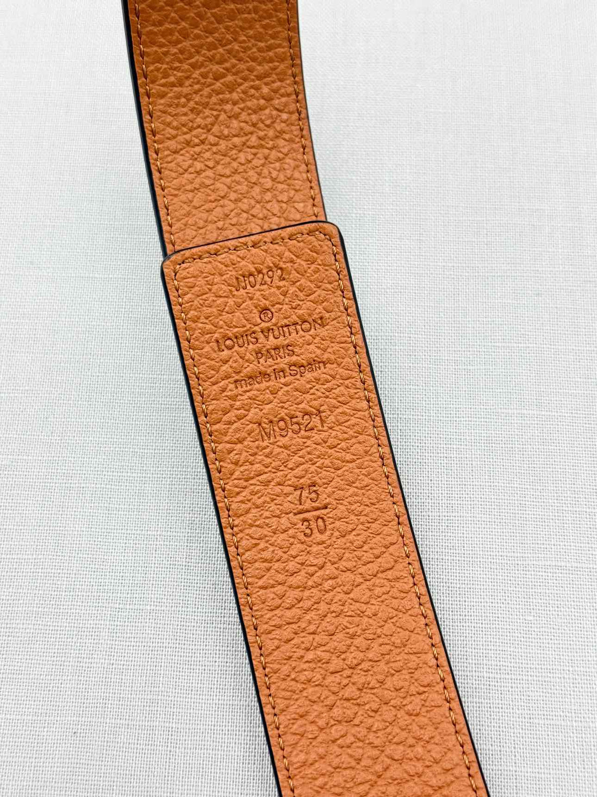 LOUIS VUITTON Black & Tan Grained Belt