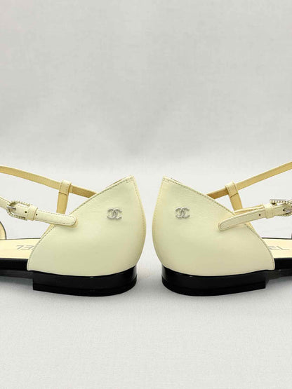 CHANEL Cream & Black Size EU 40.5 Flats