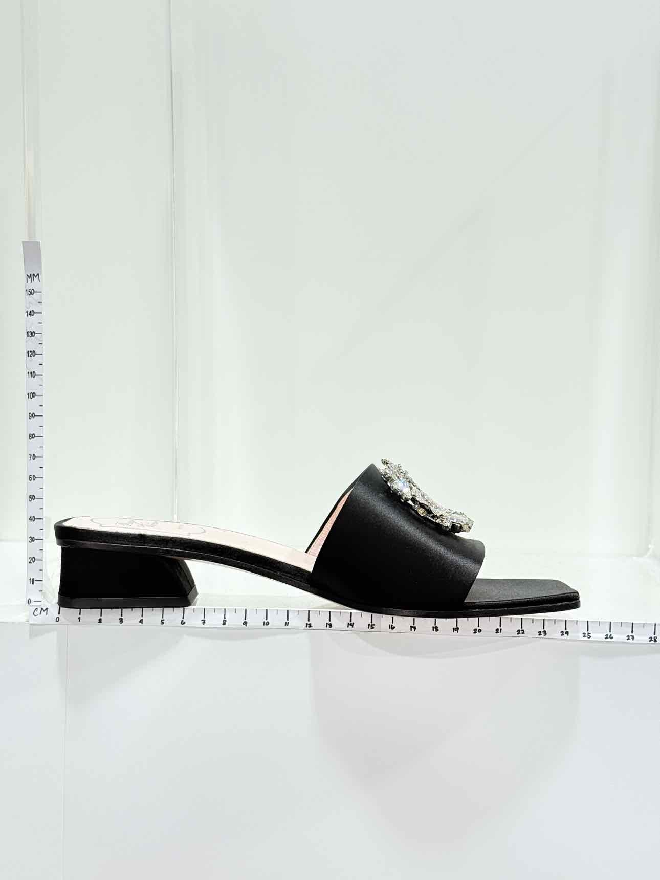 ROGER VIVIER Black Size EU 39 Mules