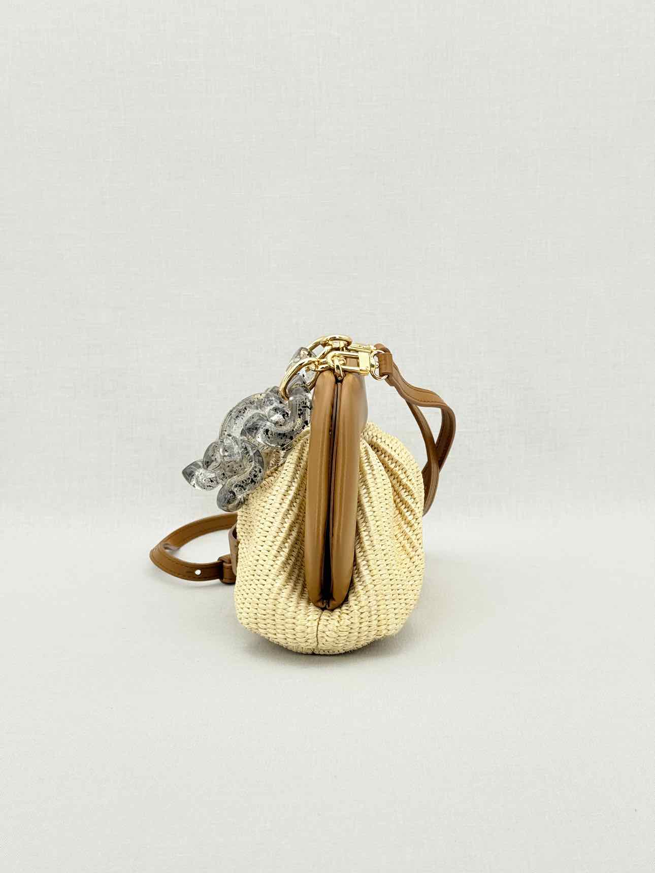 THEMOIRE Beige Clutch