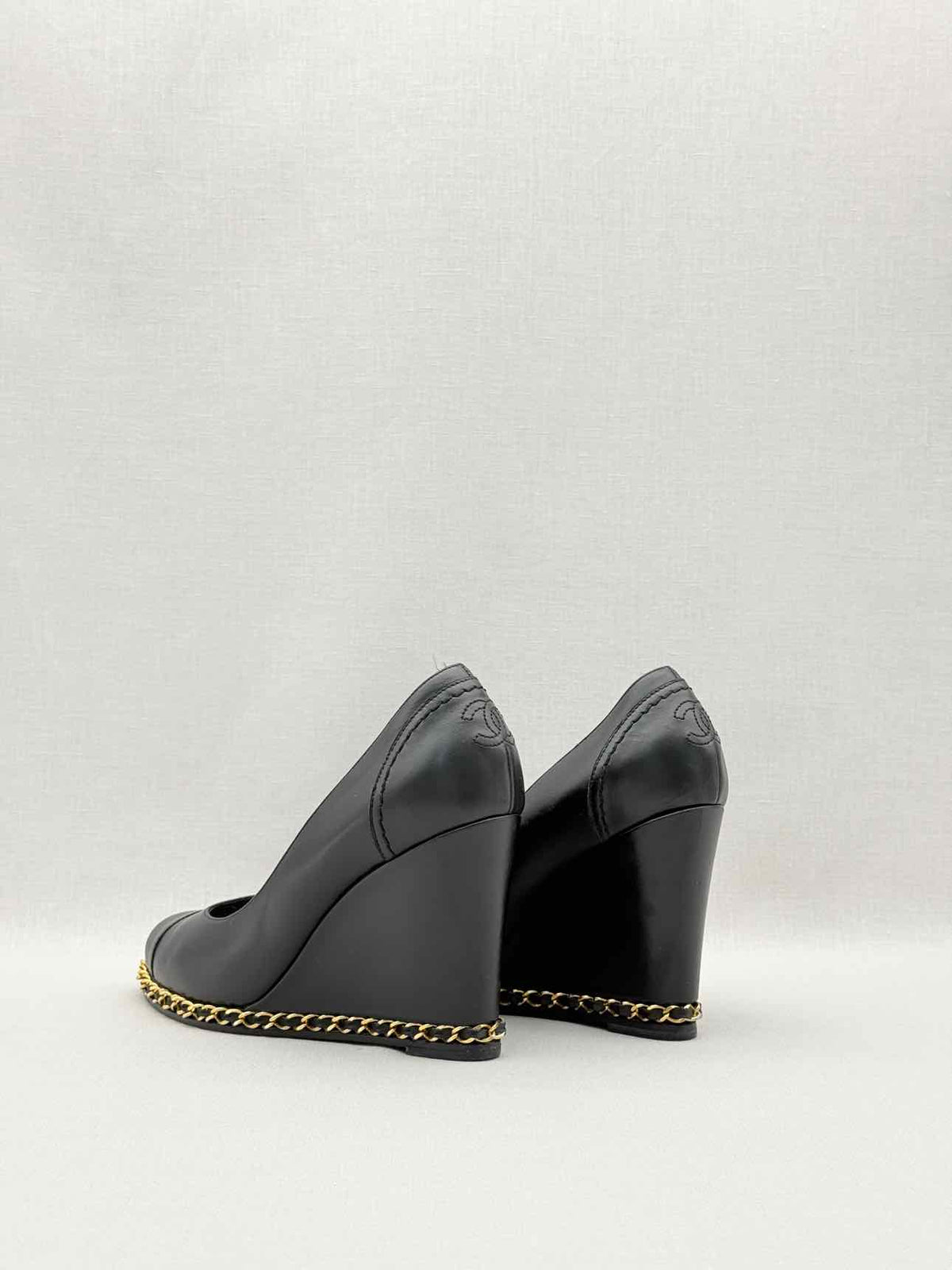 CHANEL Black Size EU 37 Wedges