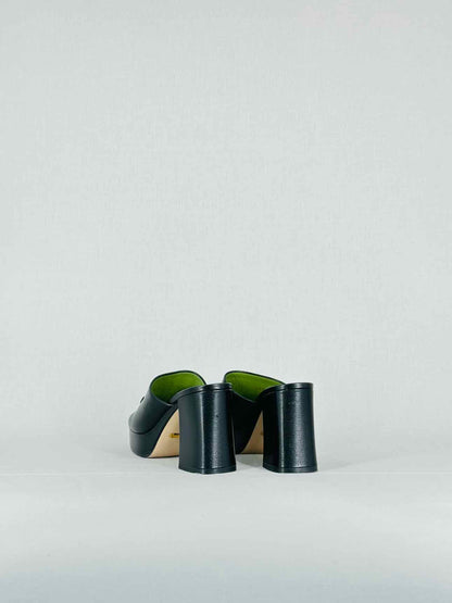 GUCCI Black Size EU 36 Mules